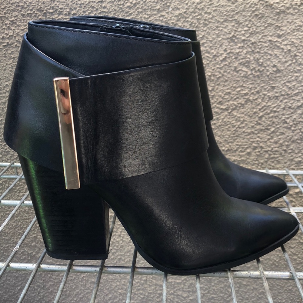 Aldo Leather Stacked Heel Bootie 8.5